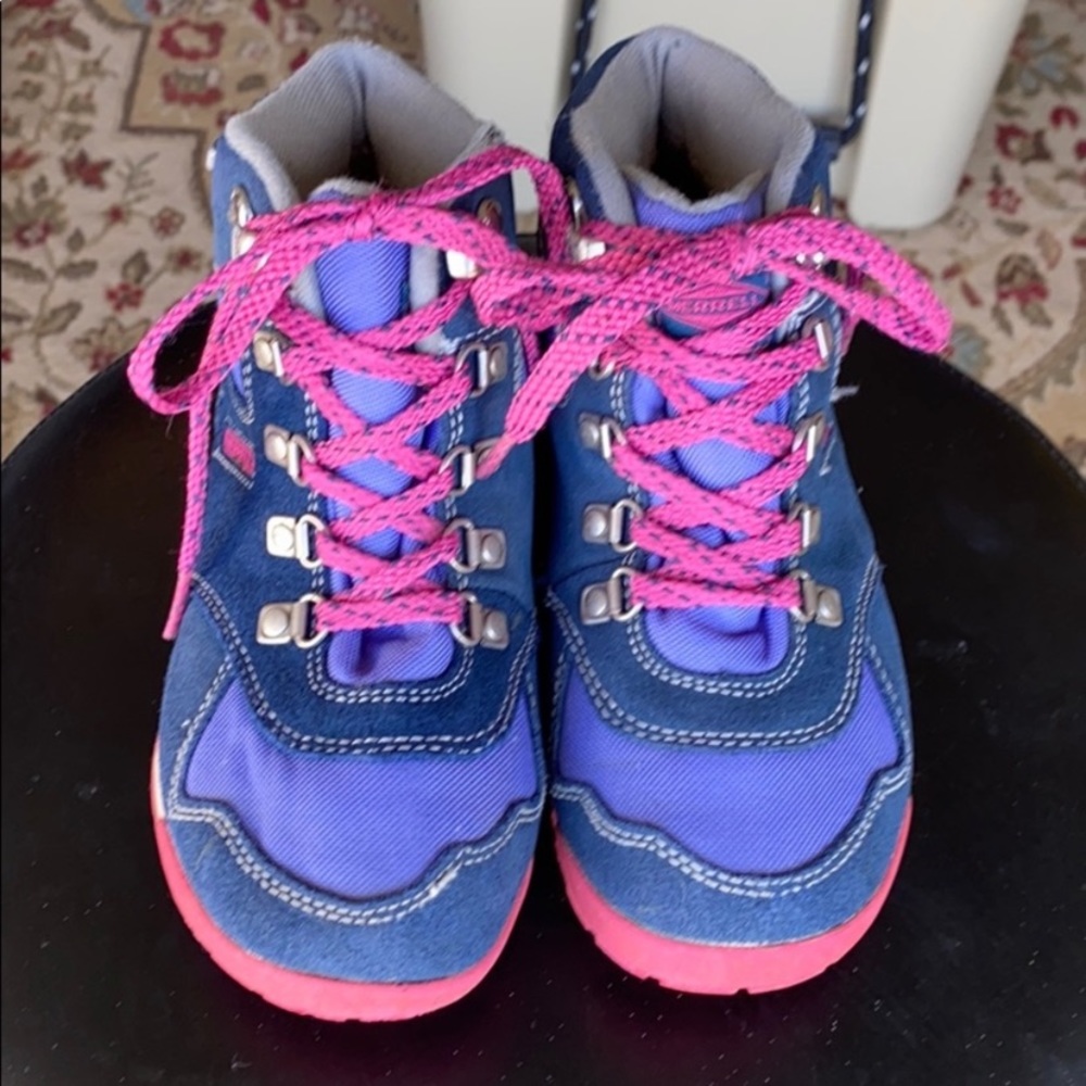 Girls hiking boots